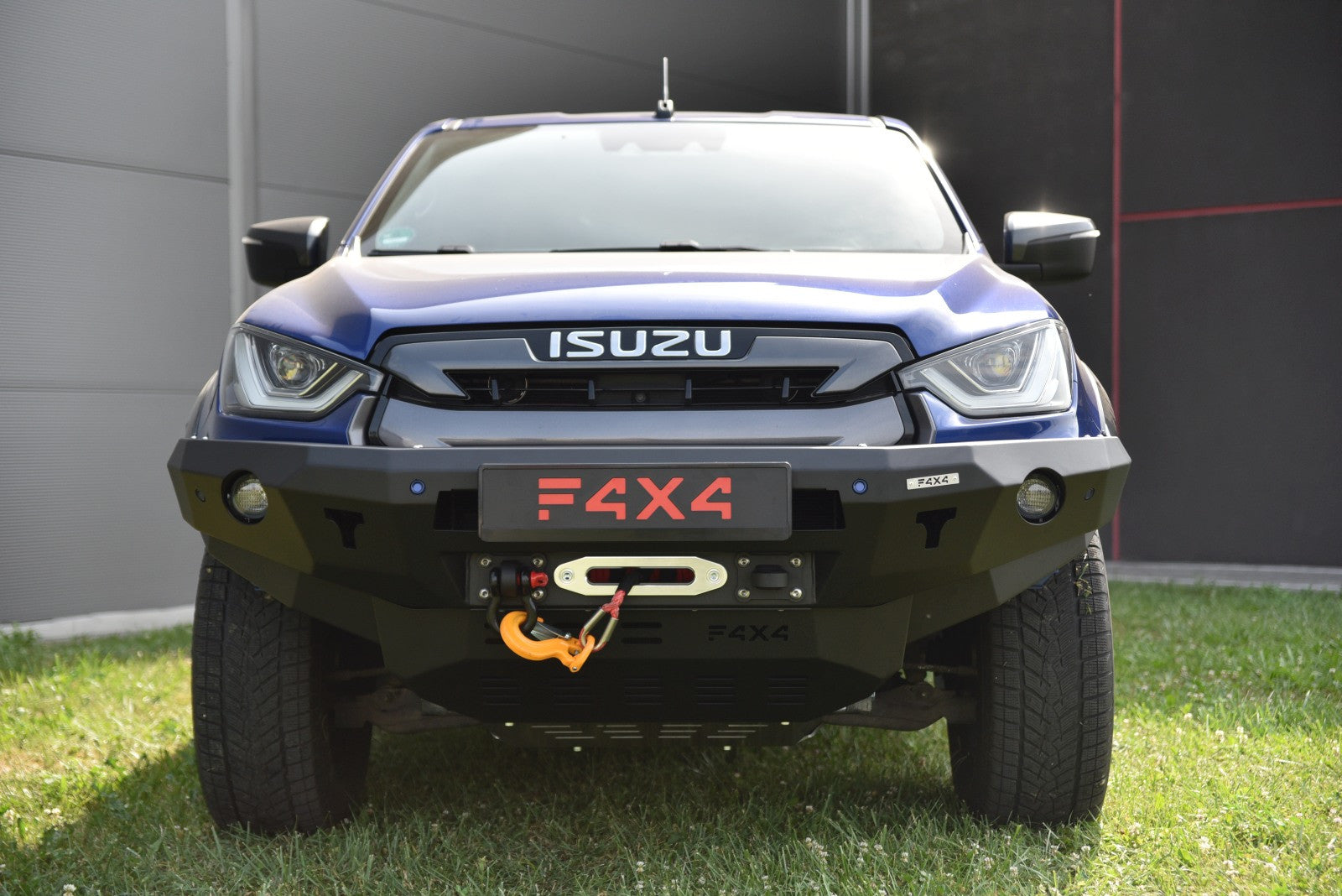 Esistange standardversioon Isuzu D-MAX 2020-2024 - Image 2