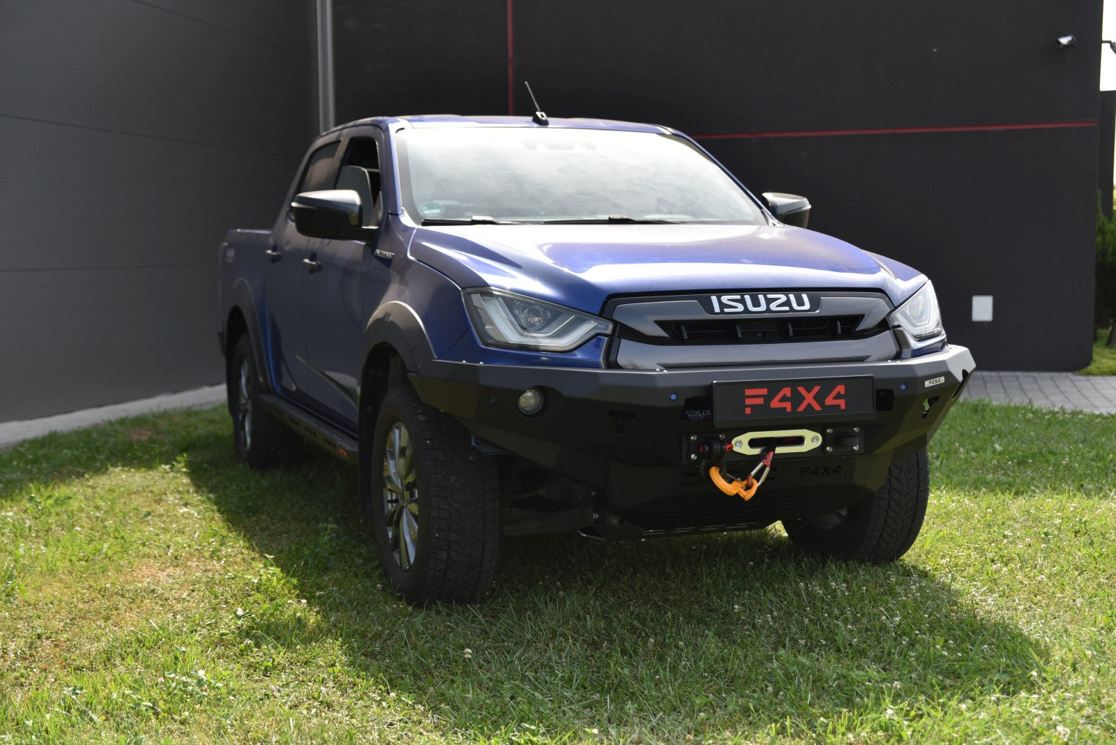 Esistange standardversioon Isuzu D-MAX 2020-2024 - Image 4