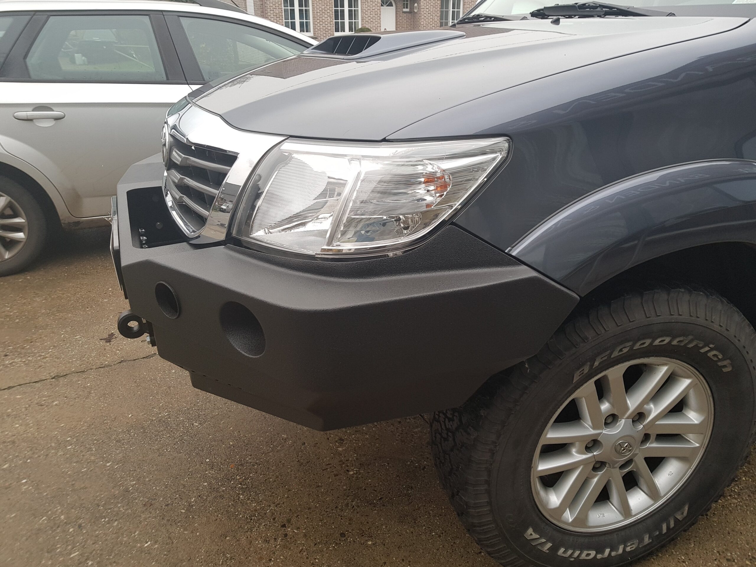 Esistange Toyota Hilux 11-15 - Image 2