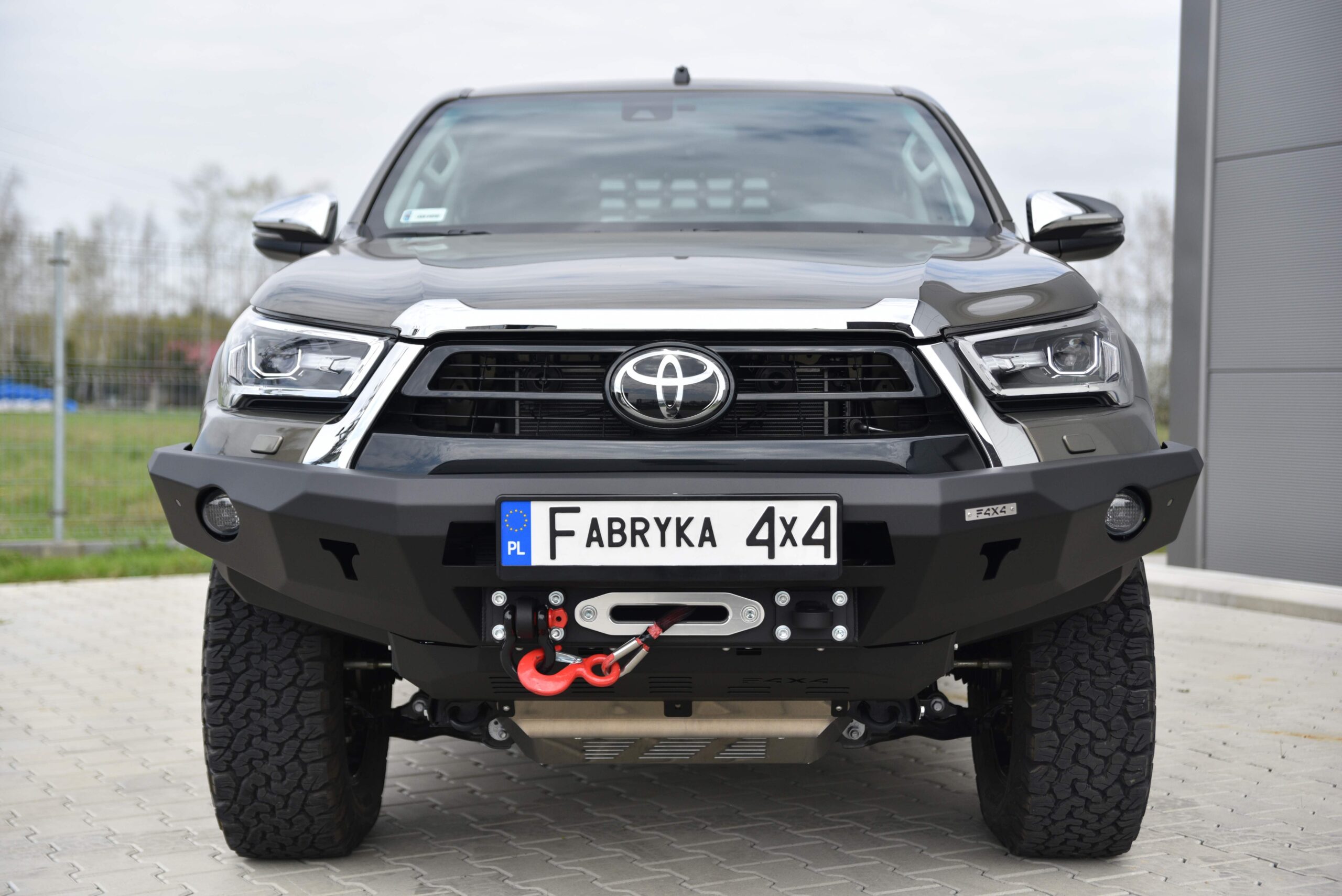 Esistange standardversioon Toyota Hilux Revo 2020-2024 - Image 2