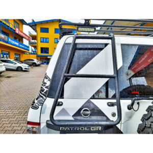 Lühike redel Nissan Y61