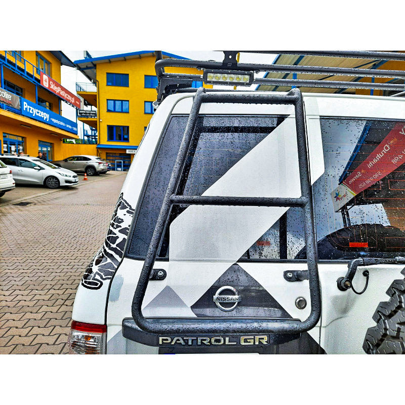 Lühike redel Nissan Y61