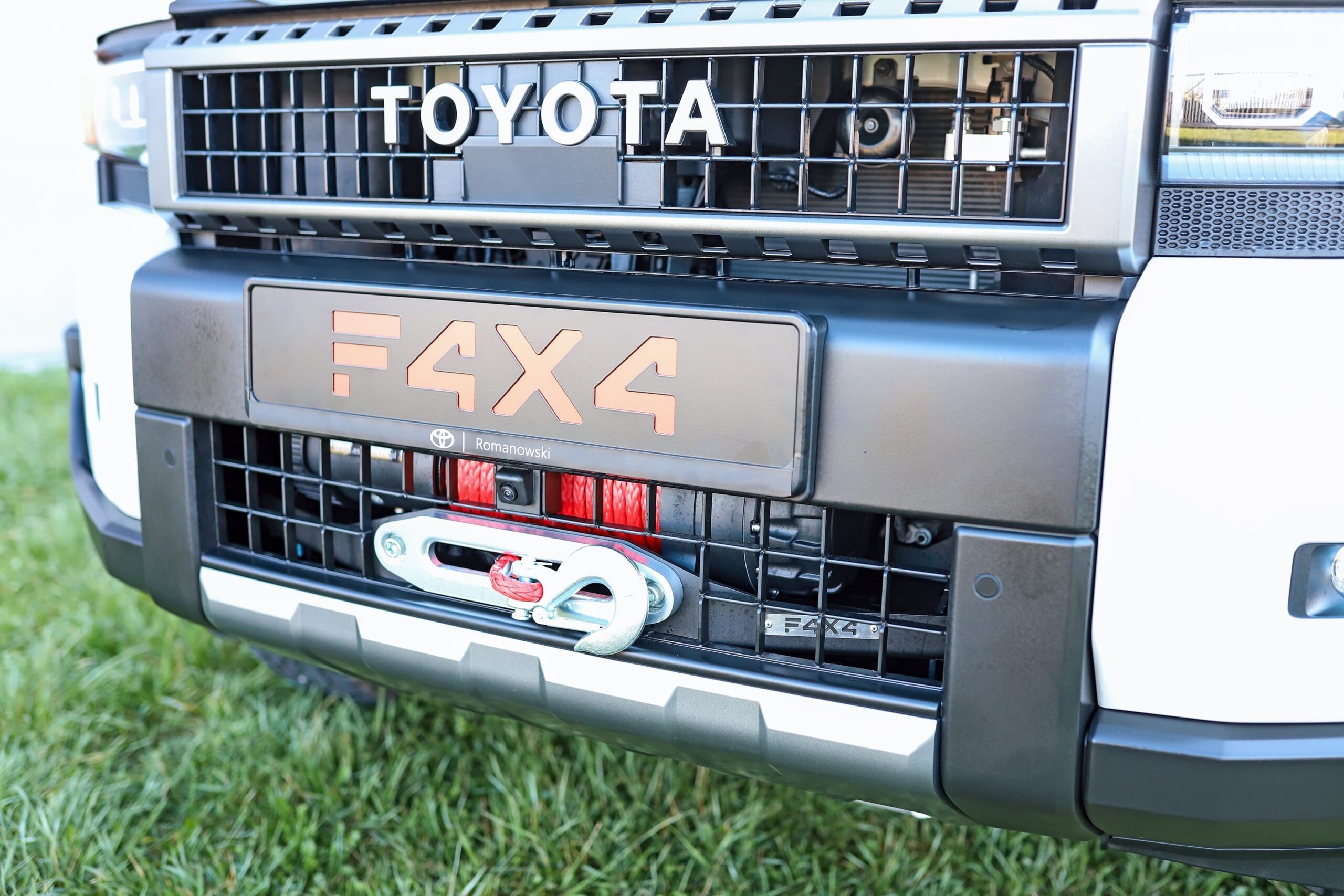 Vintsialus Toyota LCJ250 2024- - Image 5