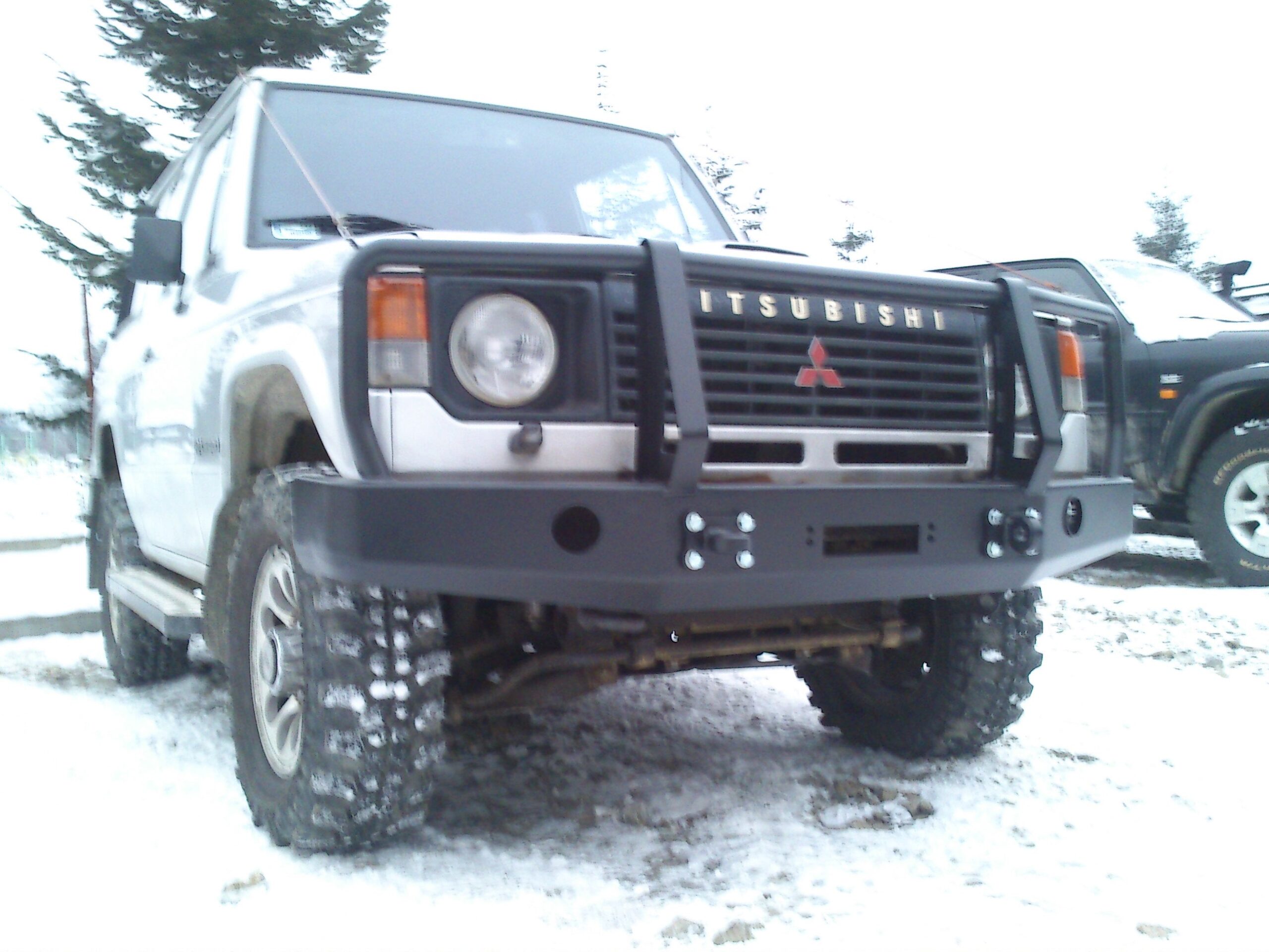 Esistange Mitsubishi Pajero I 82-91 - Image 5