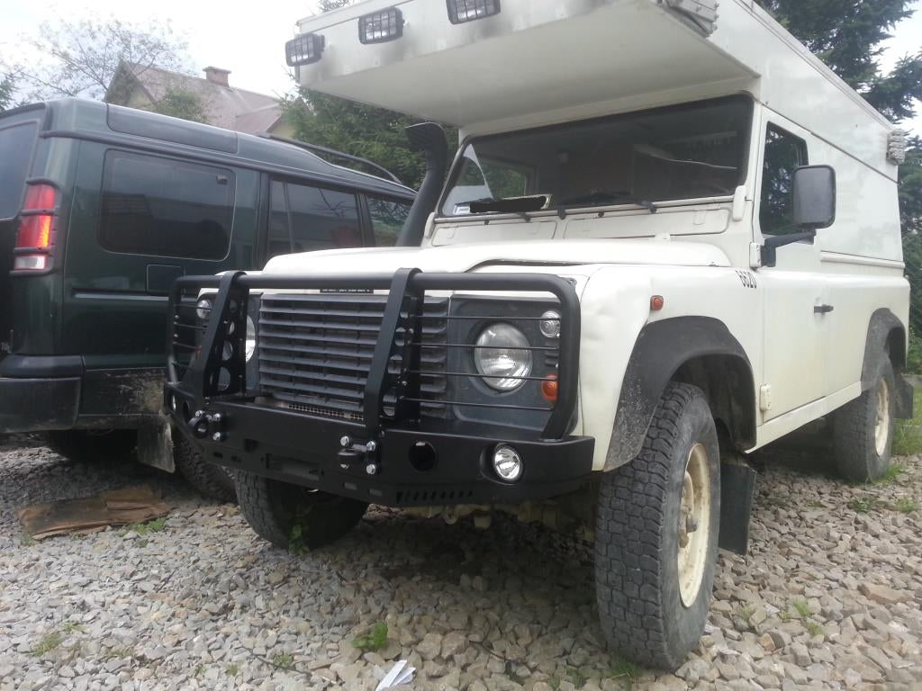 Esistange Land Rover Defender 110 kliimaseadmeta versioon - Image 4