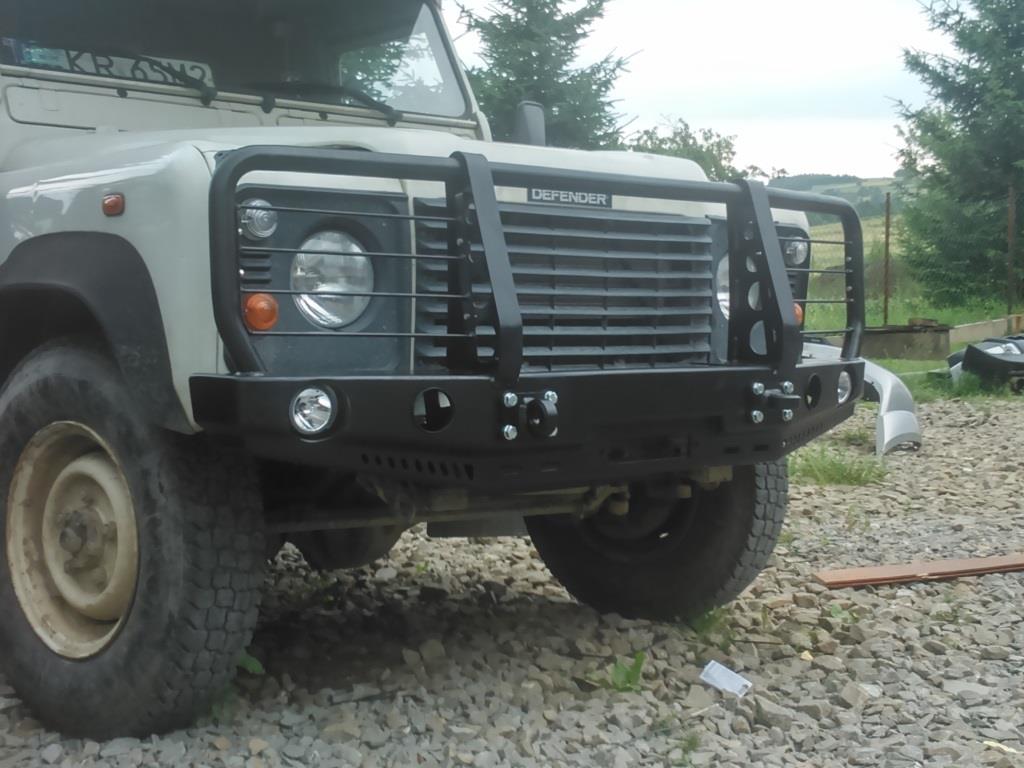 Esistange Land Rover Defender 110 kliimaseadmega versioon - Image 3