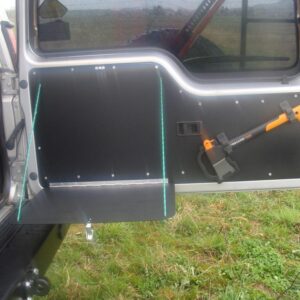 Tagauksele kinnitatav laud Land Rover Discovery II